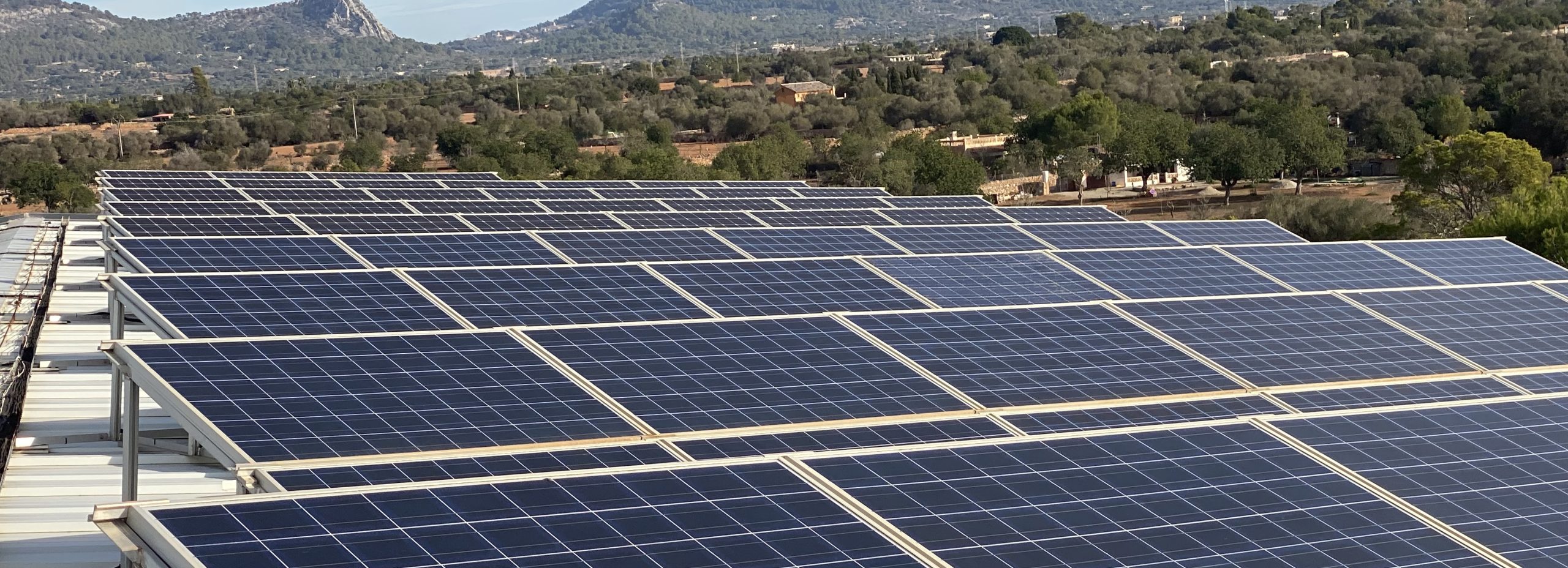  solar panels generating
